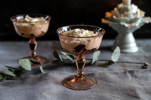 Witte chocolade trifle's met Doyenne du Comice peer