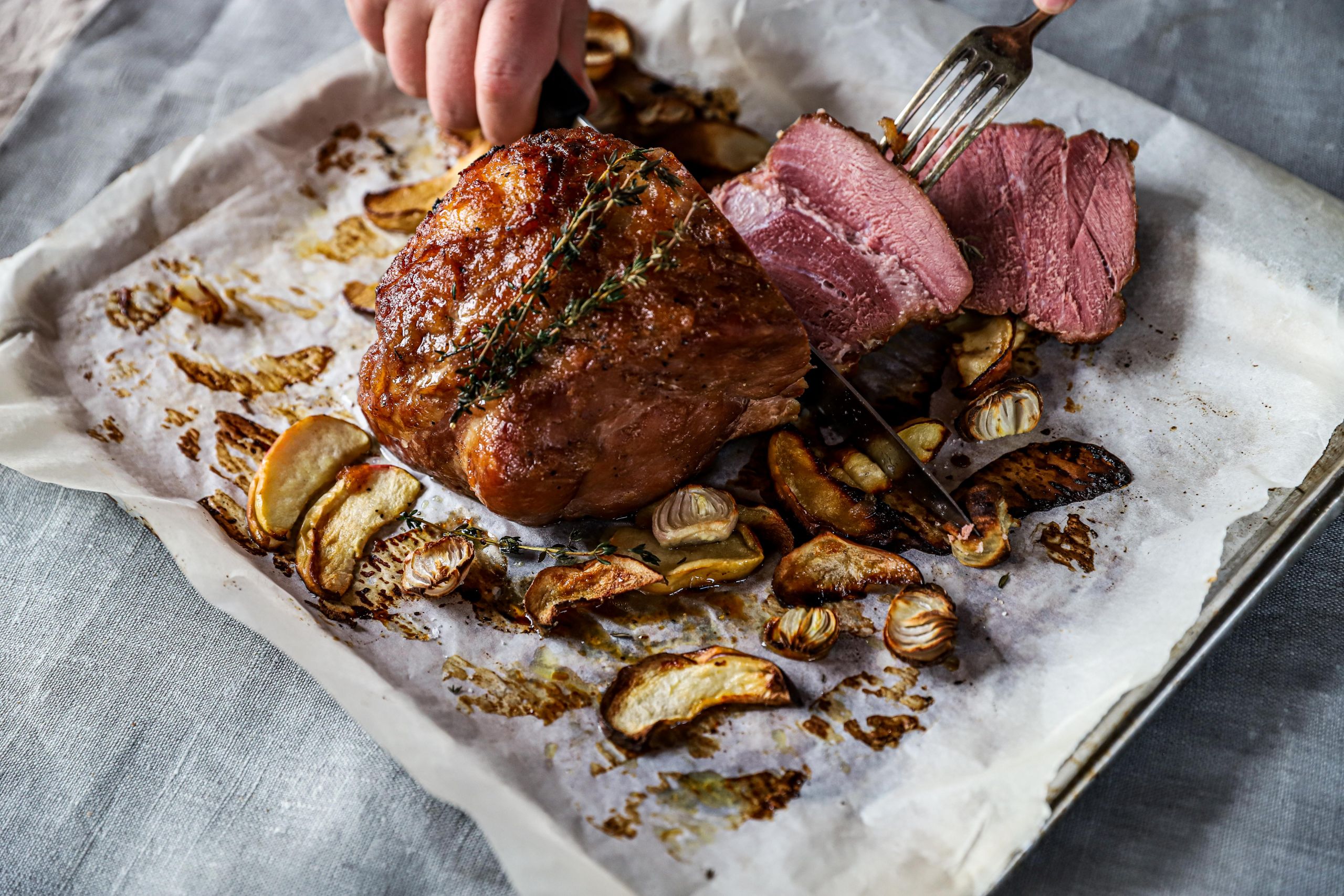 Beenham met appel glaze – Lindenhoff.nl