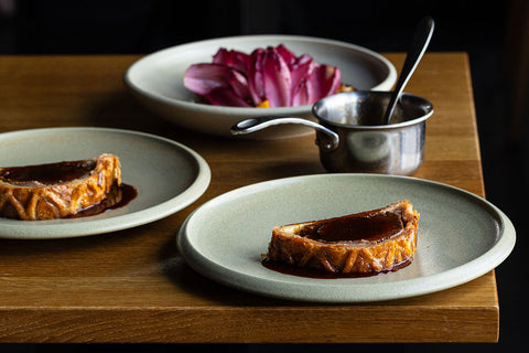 Jus van restaurant Choux | Gasconne jus met beef garum en hazelnoot