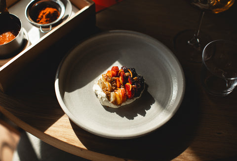 Voorgerecht van Restaurant Heimat | Geroosterde regenboogwortel met ricotta