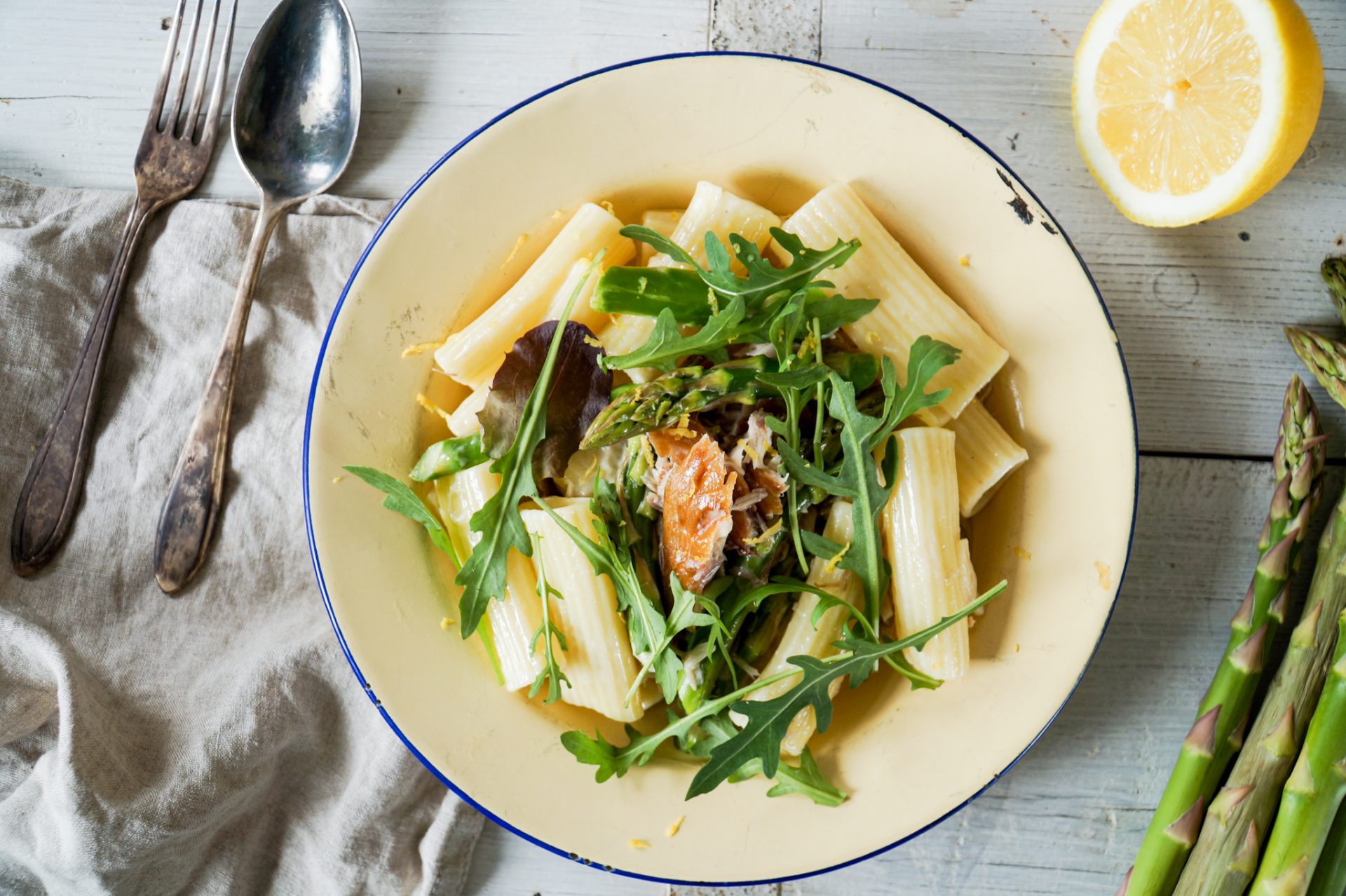 Romige Citroenpasta Met Groene Asperges En Gerookte Makreel - Lindenhoff